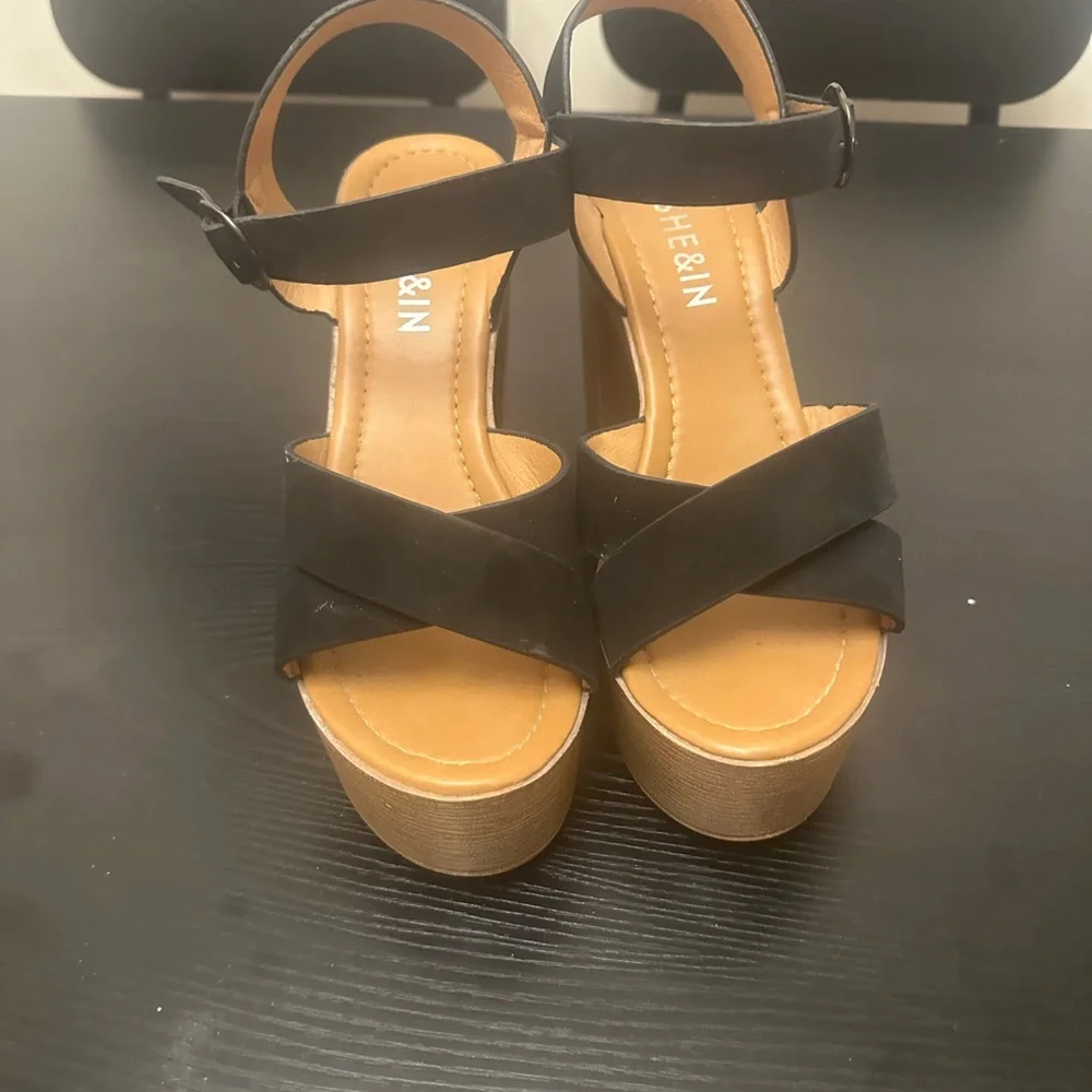 Strapped In | Black & Tan Platform Heels — Chic Retro Vibe (Size 8)